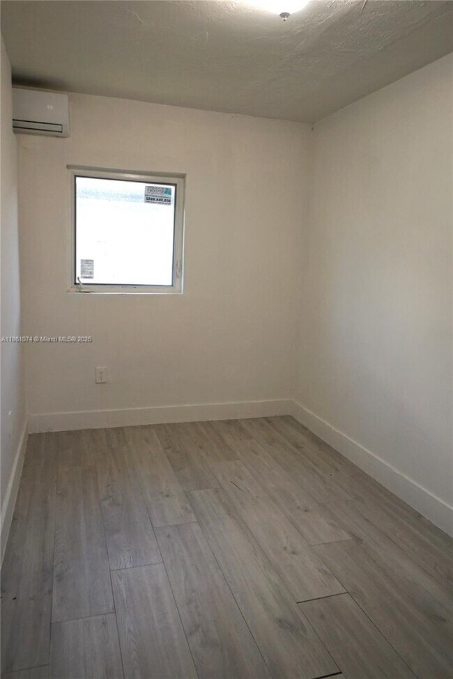 Photo - 584 NW 65th St Unidad 11