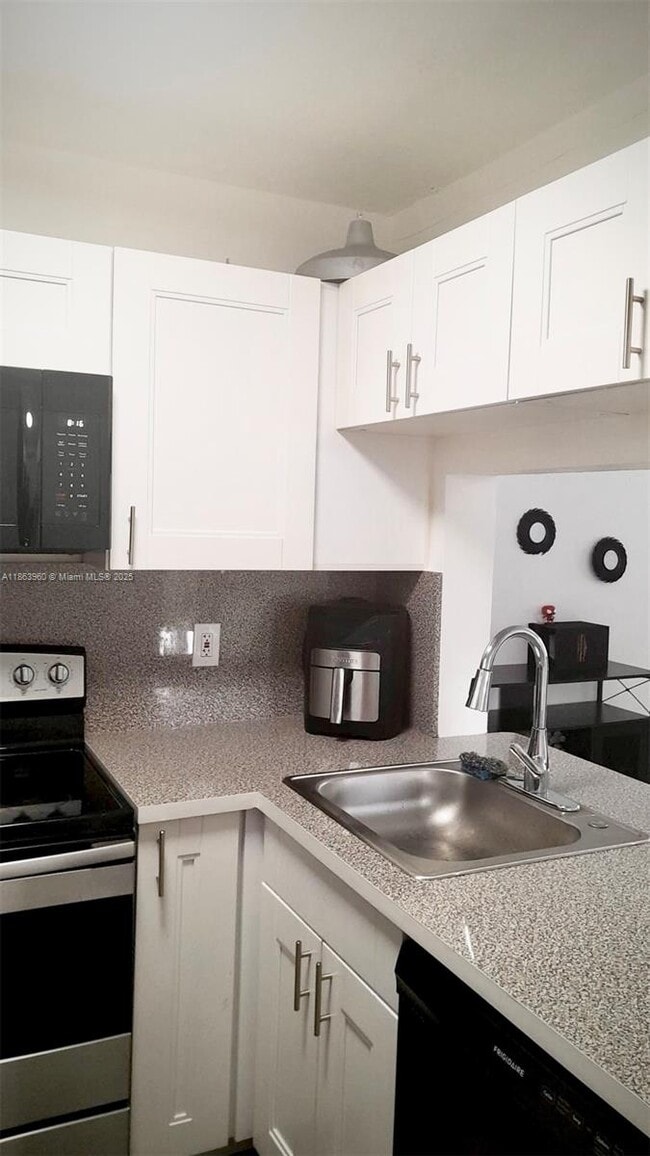 Photo - 14915 SW 104th St Unidad 20-14 Rental