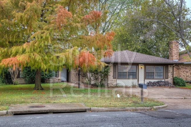 Building Photo - 6716 Sayle St