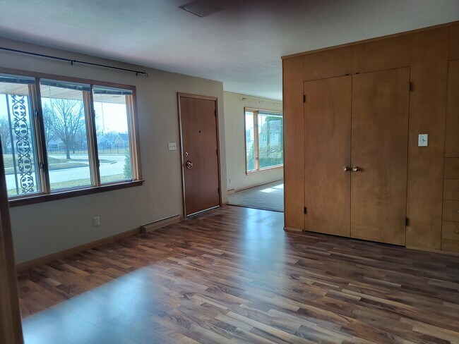 Photo - 2105 Denton St