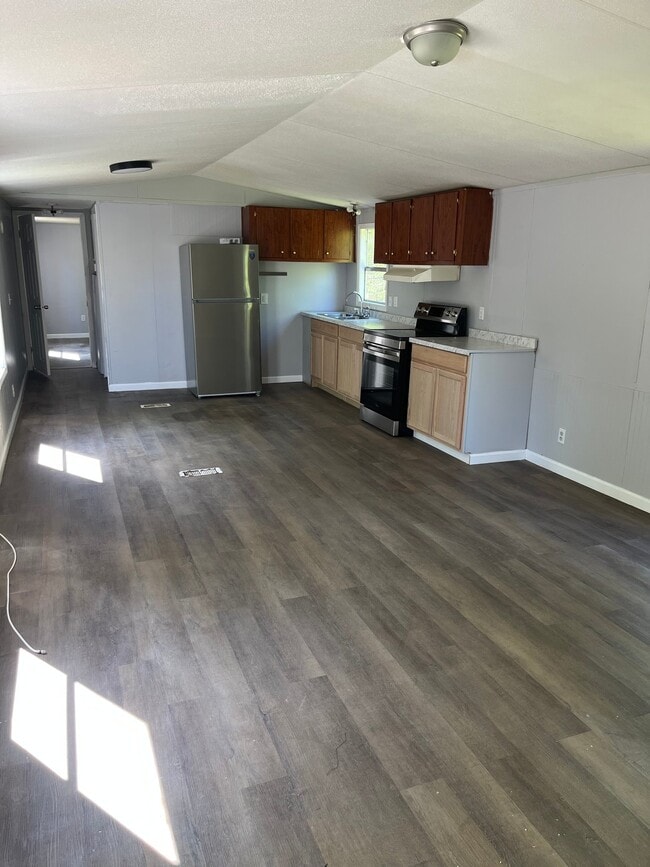 Photo - 3736 E Burke Blvd