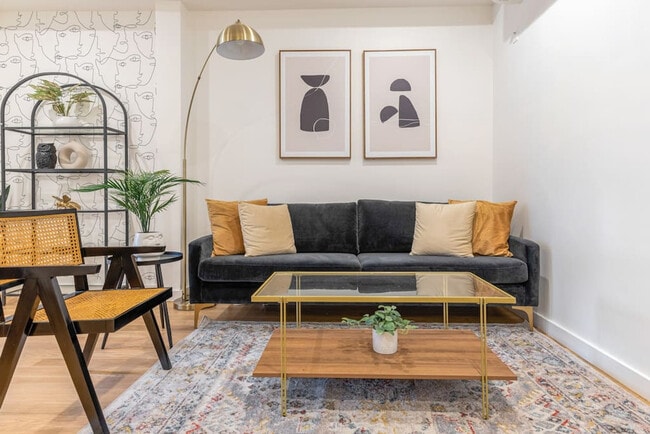 Photo - 583 Lorimer St Unit ID1013674P