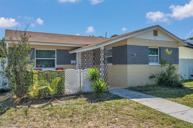 Photo - 5900 Cypress St N