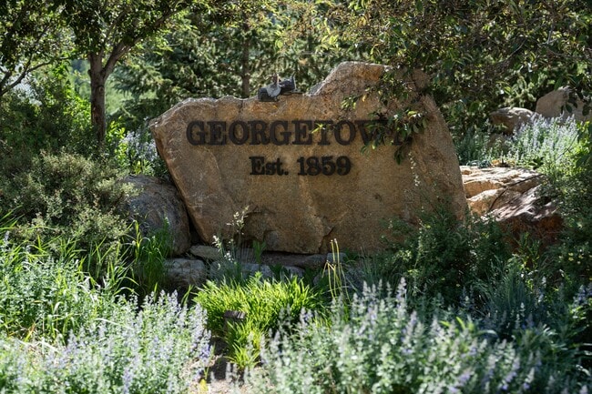 Photo - 205 Loop Dr House