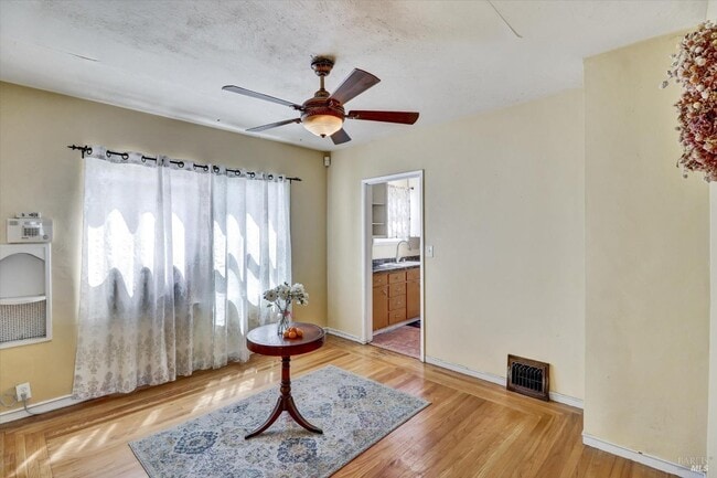 Photo - 1467 Ohio St