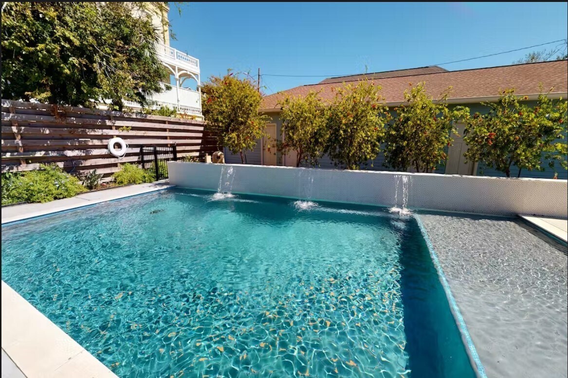 Photo - 2428 Bernardo De Galvez Ave