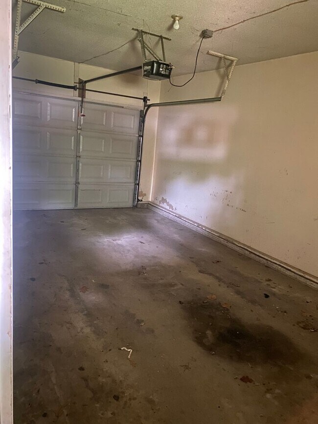 2 bedroom apartment - 2 bedroom apartment Unit 414 N 27th St