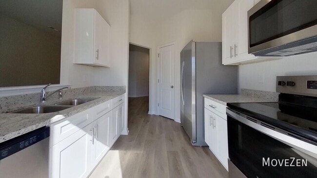 5403 Avery Dr