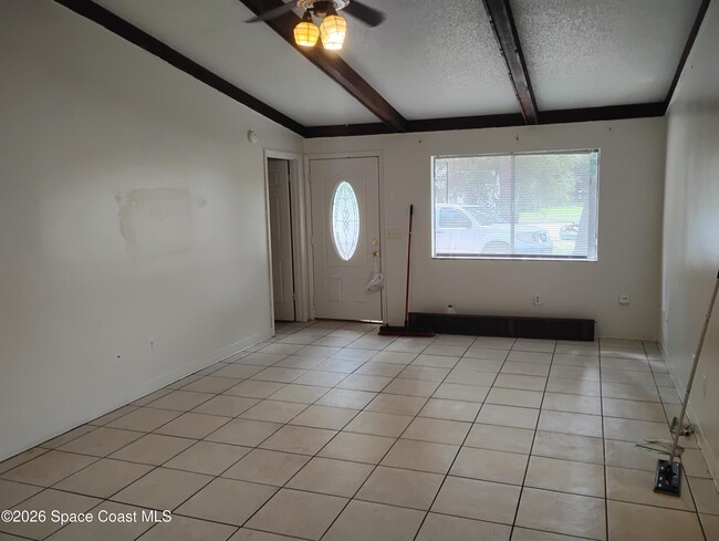 Photo - 1533 Emerson Dr SE