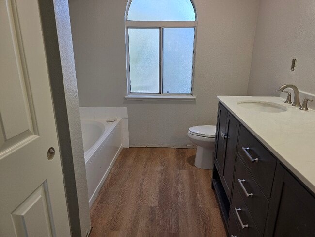 Photo - 1834 Escondido Terrace