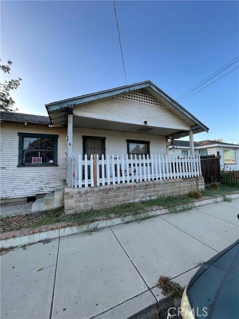 Building Photo - 1543 W Orange Grove Ave