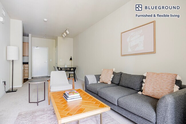 Photo - 5535 Westlawn Ave Unidad FL3-ID1325