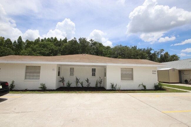 Building Photo - Freshly updated 2 bedroom 2 bath villa in ... Rental