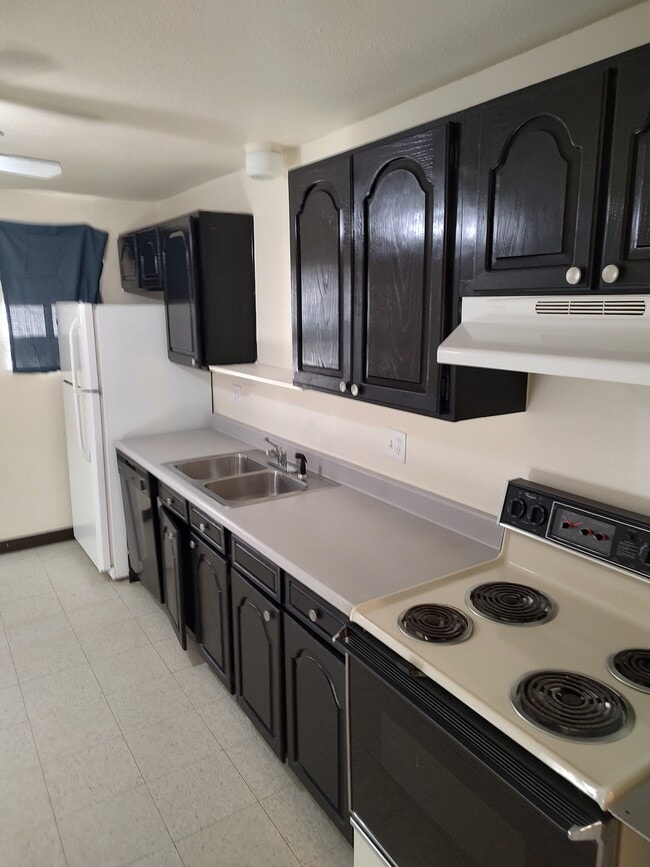 Photo - 1710-1730 W 55th Ave