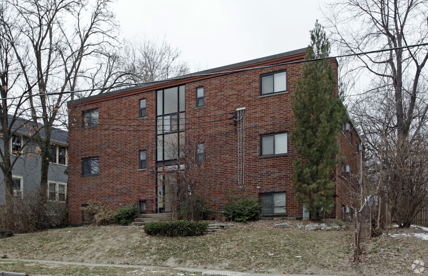 Photo - 3709 Drake Ave Apartments