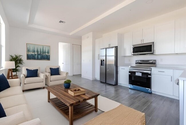 Photo - 246 Rotonda Blvd W