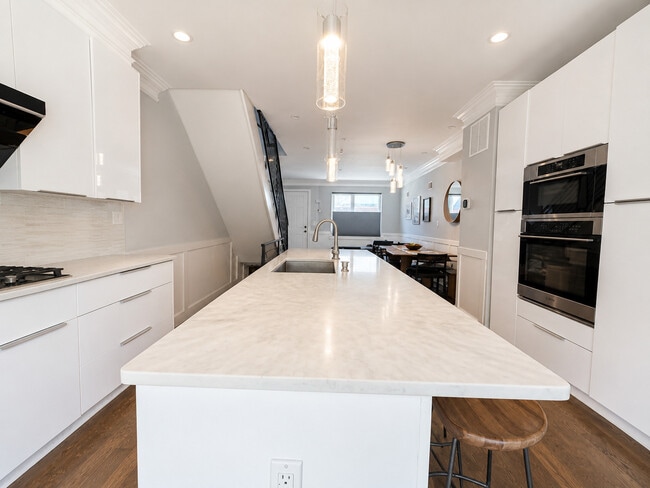 Photo - 1127 Kimball St