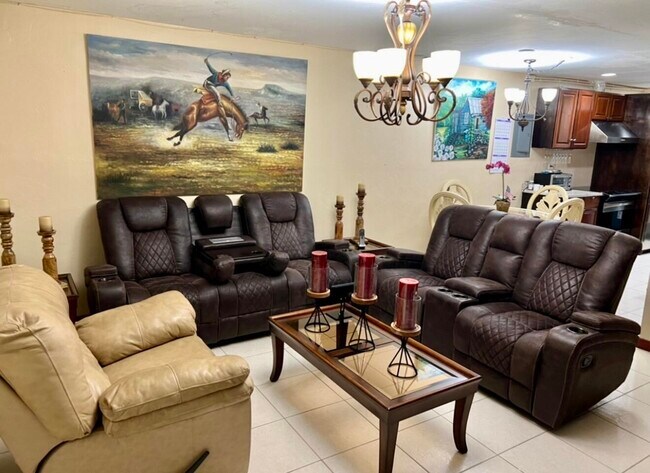 Photo - 4727 Myrtle Ln
