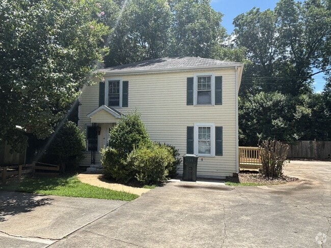Building Photo - 852 Cherry Rd Rental