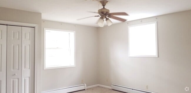 Building Photo - NYS SCDA 13th St Unit Lower Rental