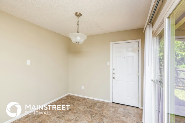 Photo - 6407 Woods Edge Dr