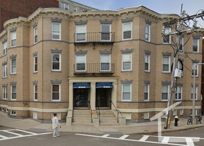 Building Photo - 1683 Commonwealth Ave