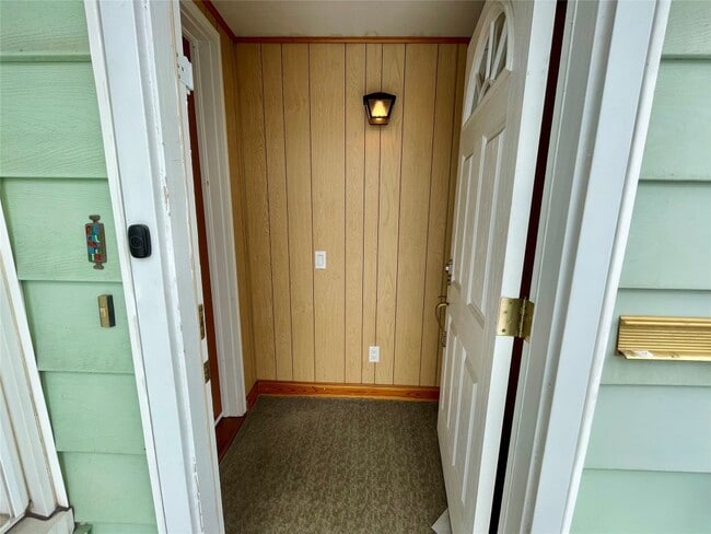 Photo - 206 E Edwards St