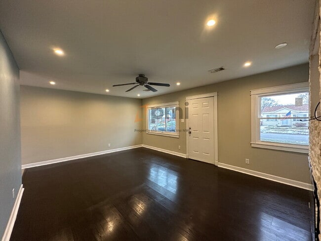 Photo - 7752 Beech Ave