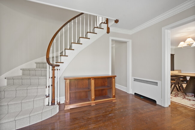 Photo - 120 Zaccheus Mead Ln