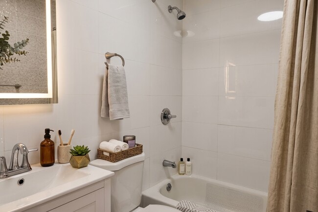 Photo - 13930 Laurelton Pky Unit 2nd floor