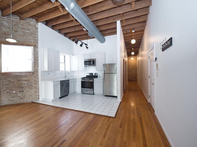 2849 W Belmont Ave Unit 2F