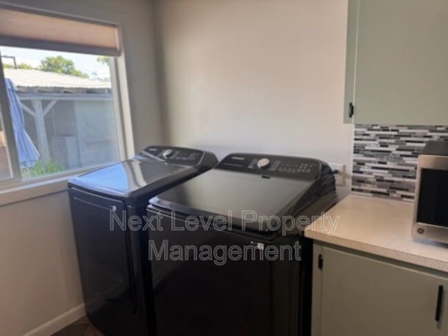Photo - 1003 6th Ave W