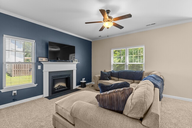 Photo - 206 Breakwater Dr