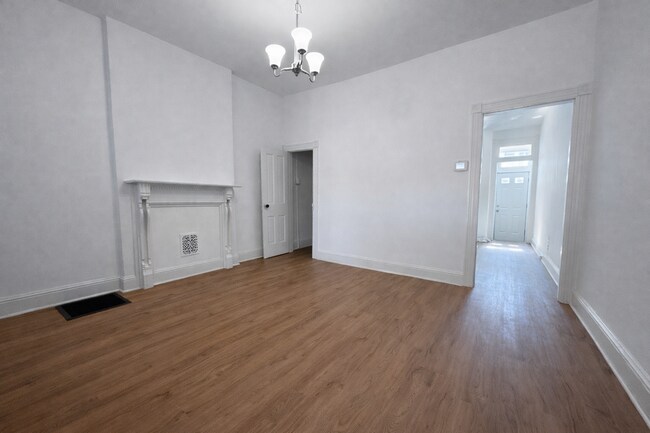 Photo - 450 E Lorraine Ave