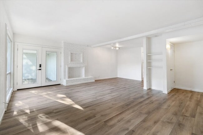 Building Photo - 7205 Grand Canyon Dr