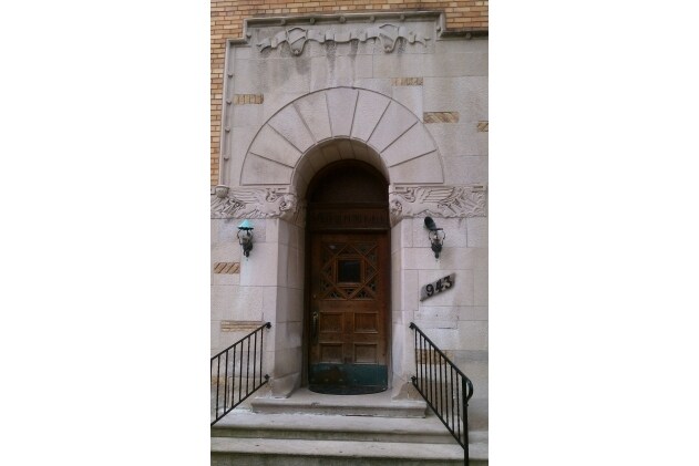 Entrance - Windmill Pointe Manor