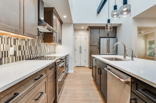 Photo - 9805 Airline Rd