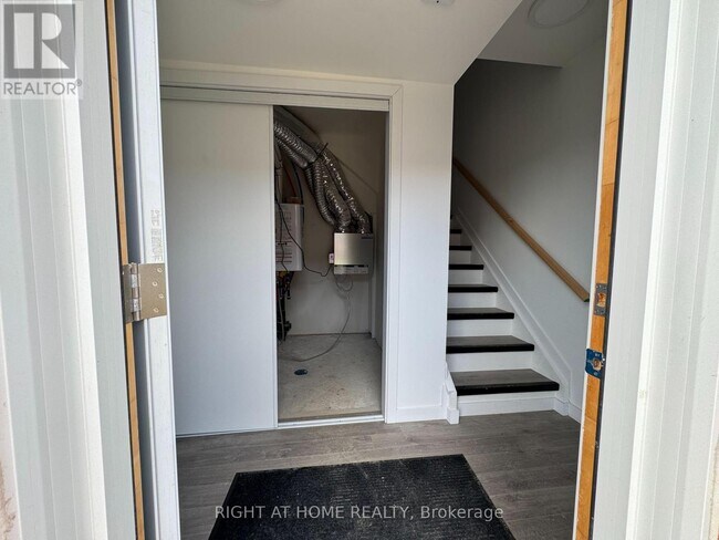 Photo - 119 HighRiver Trl
