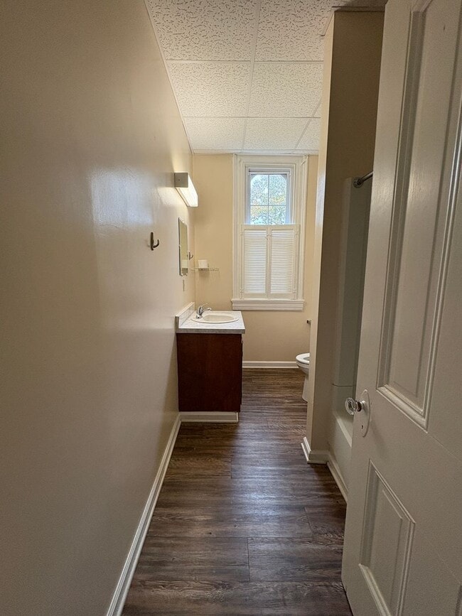 110 Langhorne Ln