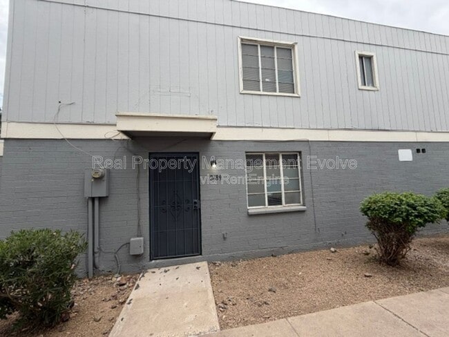 Photo - 2689 W Ocotillo Rd