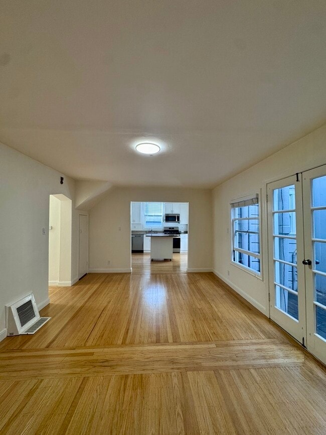 Photo - 184 Pixley St