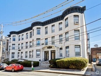 Building Photo - 17 Green St Unit 4 Rental