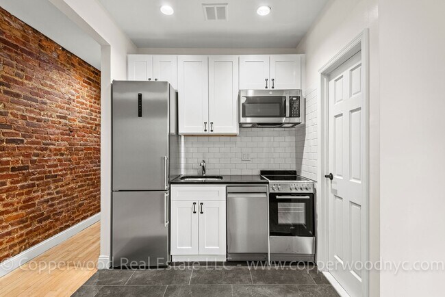 Photo - 315 East 84th St