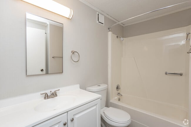 1BR, 1BA - 576SF