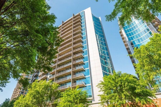 Building Photo - 950 W Peachtree St NW Unit 1511 Rental