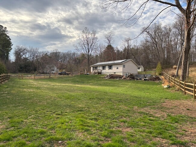 Photo - 2016 Harkins Rd