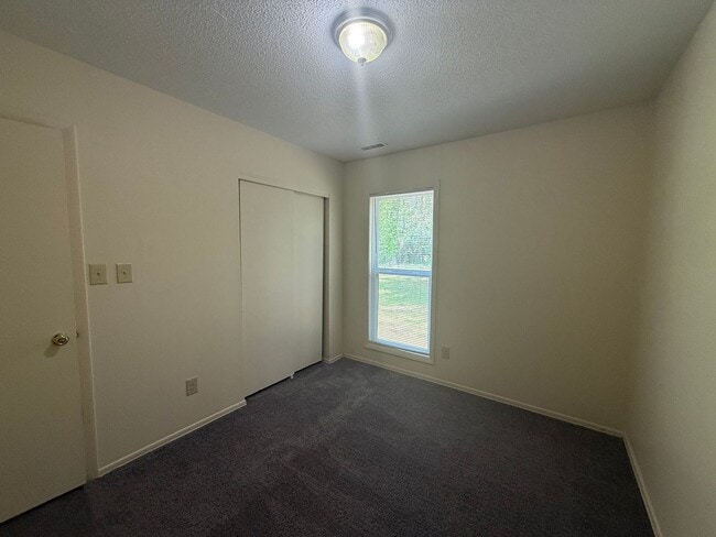Photo - 2 bedroom, 1 bath Duplex