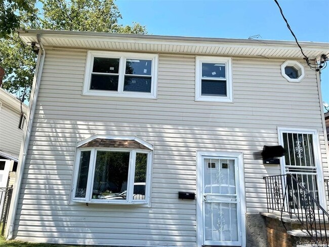 Building Photo - 256-15-256-58 58th Ave Unit 2
