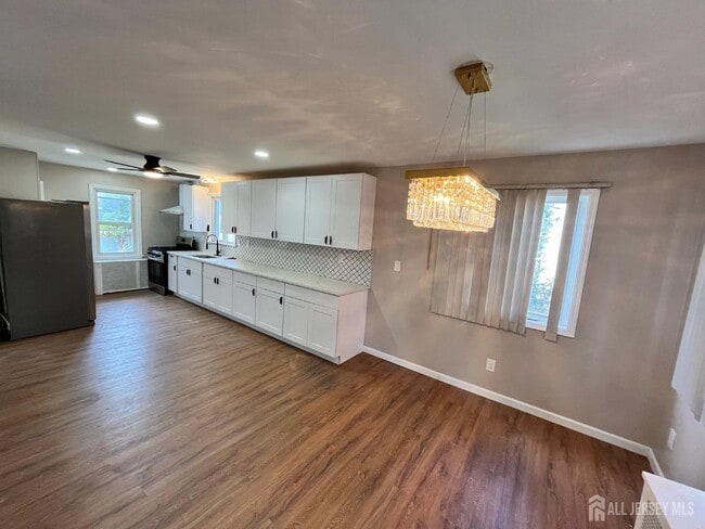 Photo - 23 Robert St