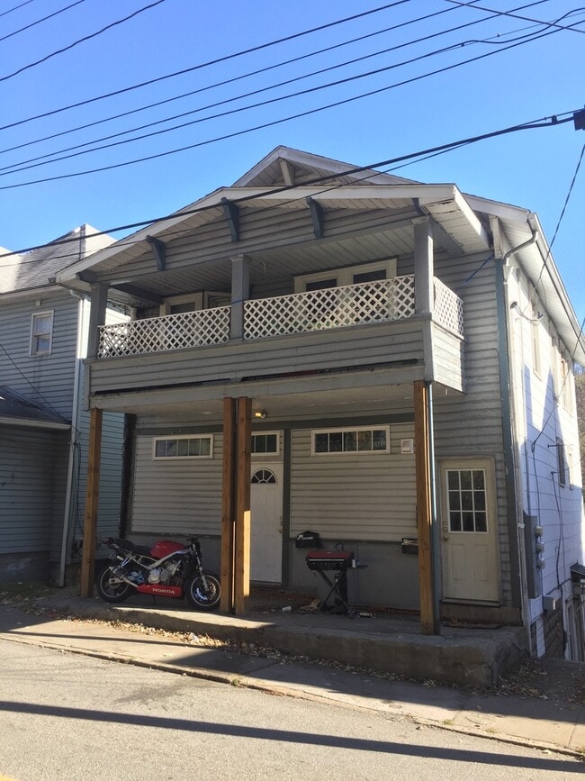 Building Photo - 738 Willey St Unit 1 Rental